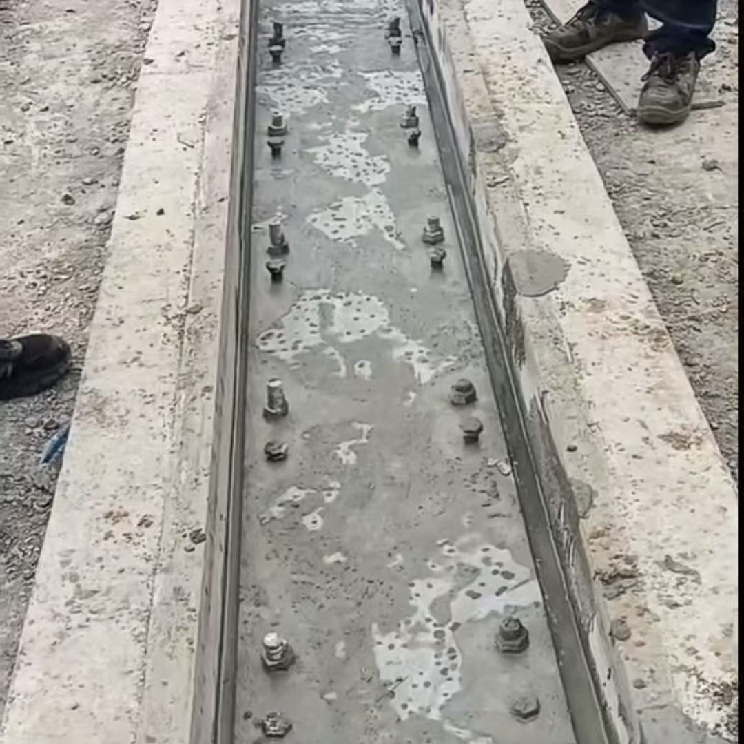 鱼峰港口码头起重机龙门吊重型机械设备稳固用早强快凝轨道胶泥